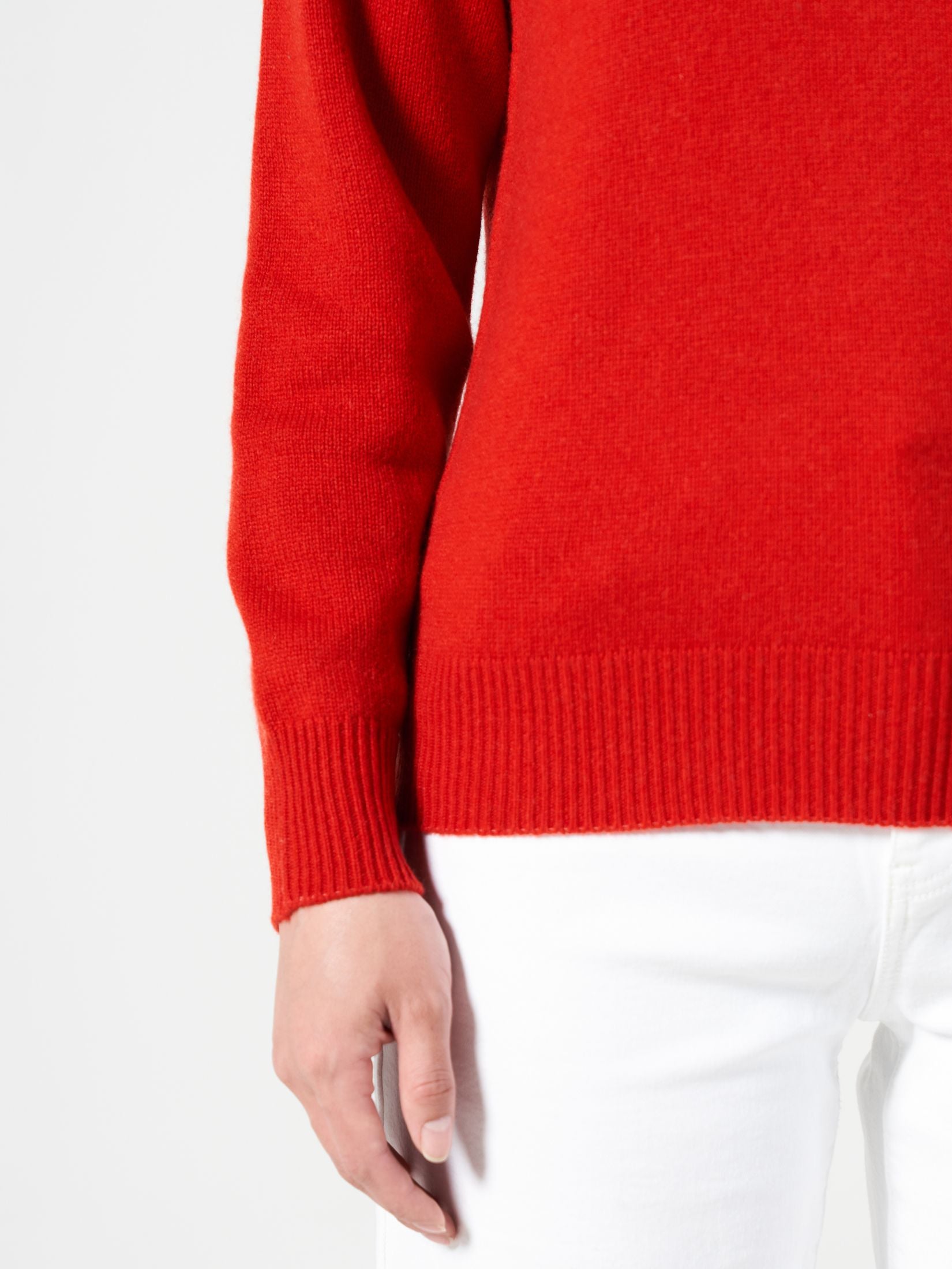 Essential Cashmere V-Red