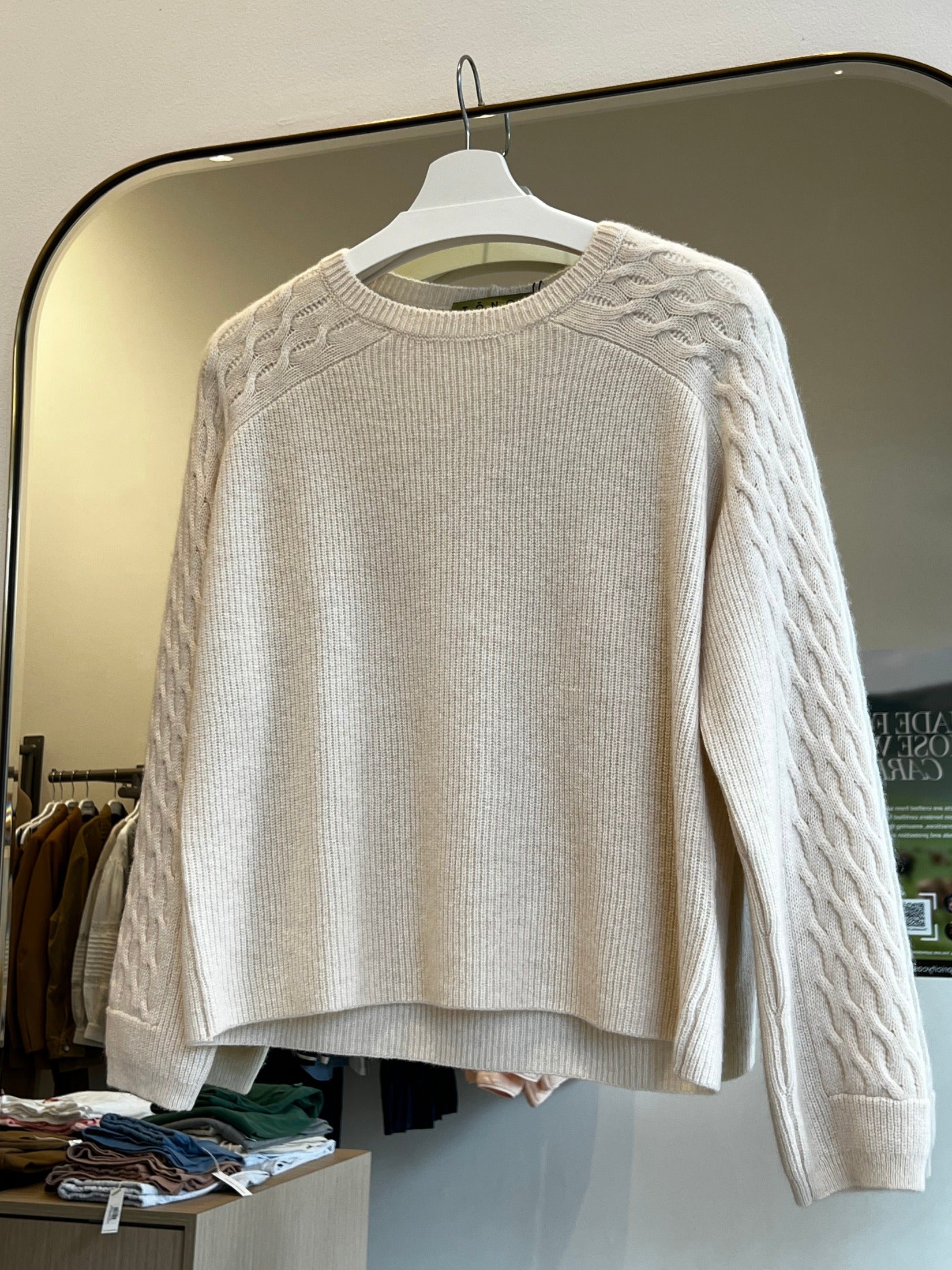 Cashmere Cable Knit Round Neck